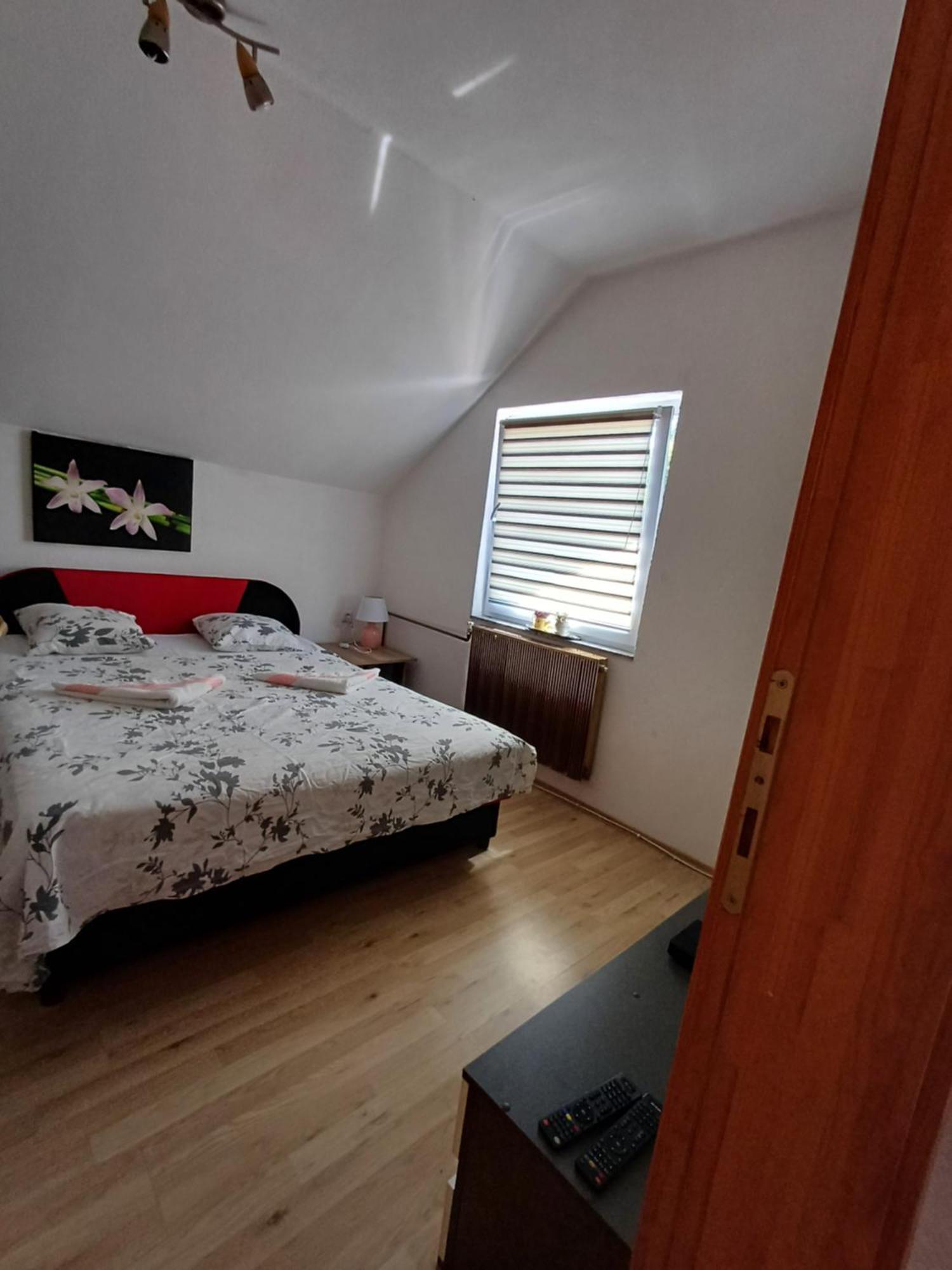 Apartman Denis Una Luzine Экстерьер фото